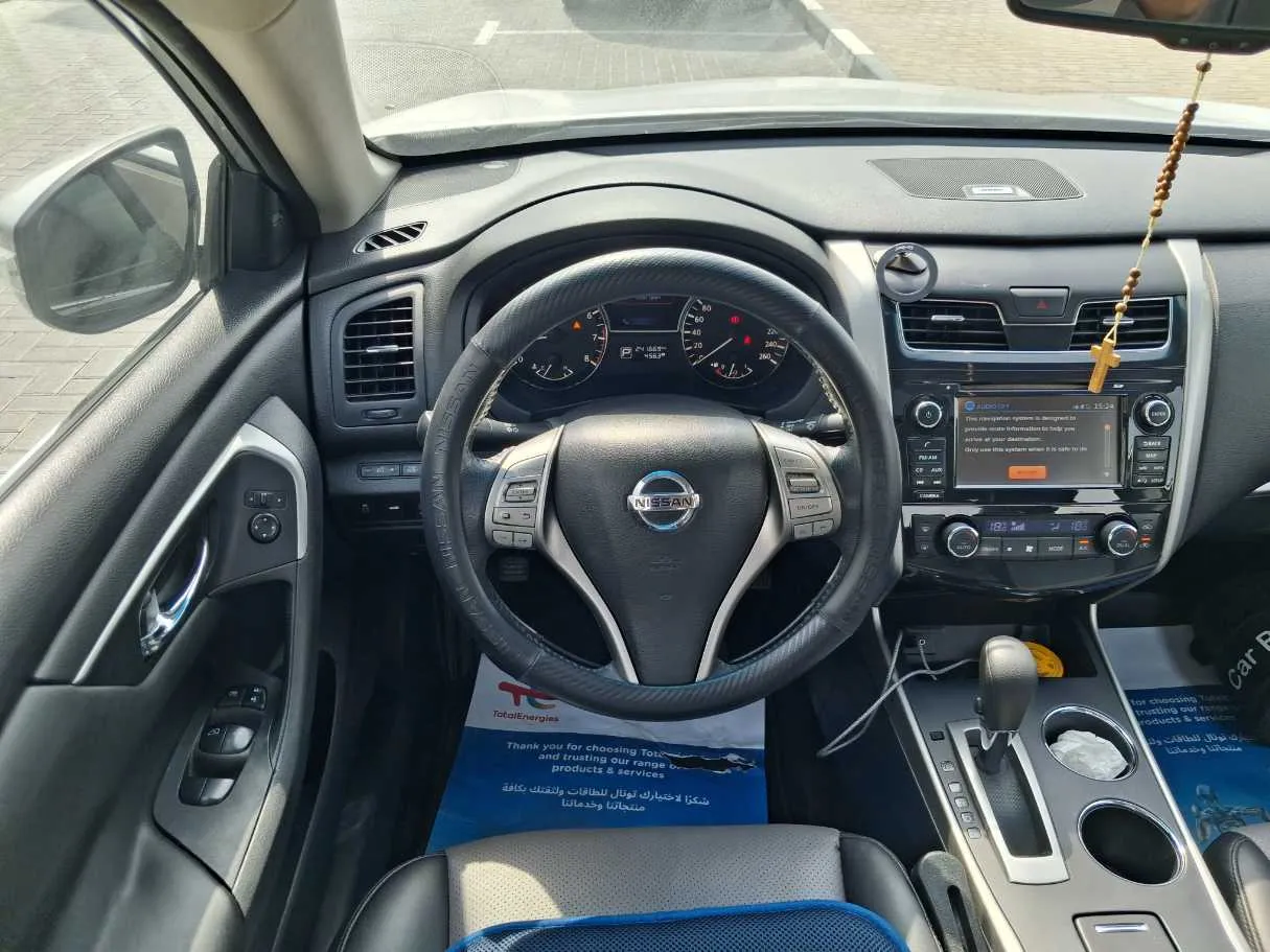 Car image 18