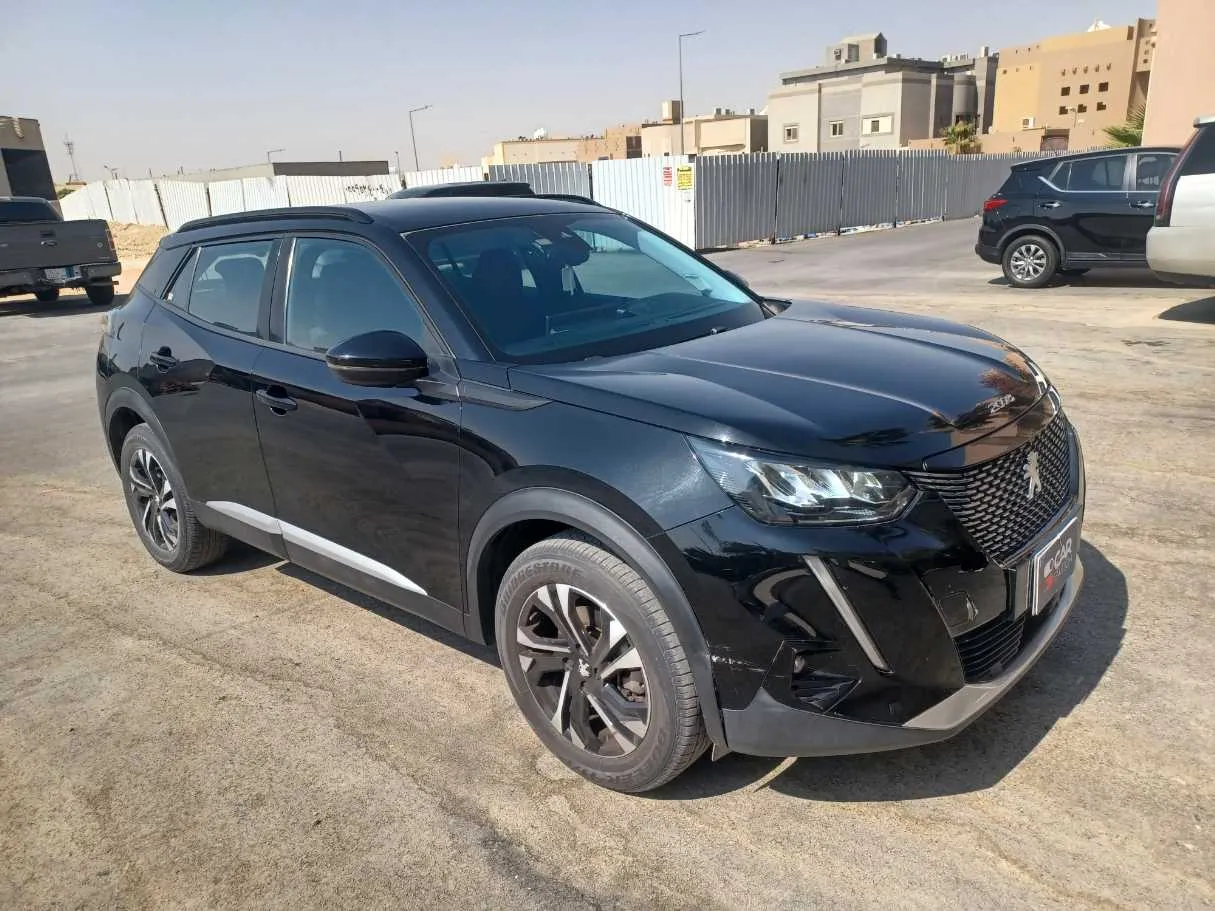 Car image 3