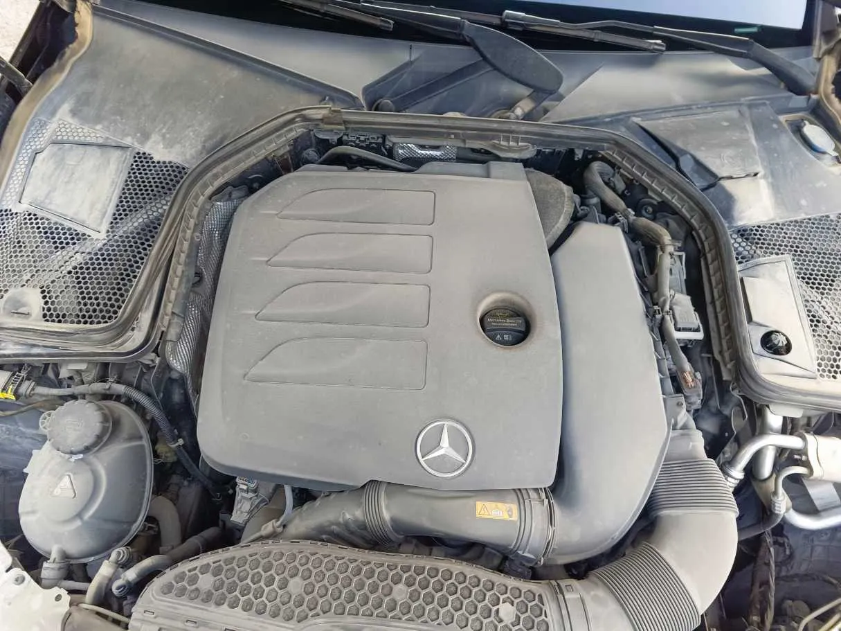 Car image 27