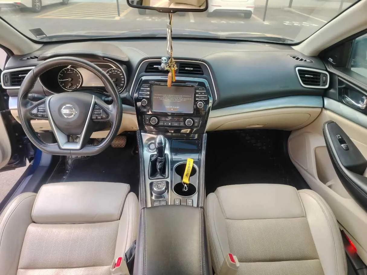 Car image 20
