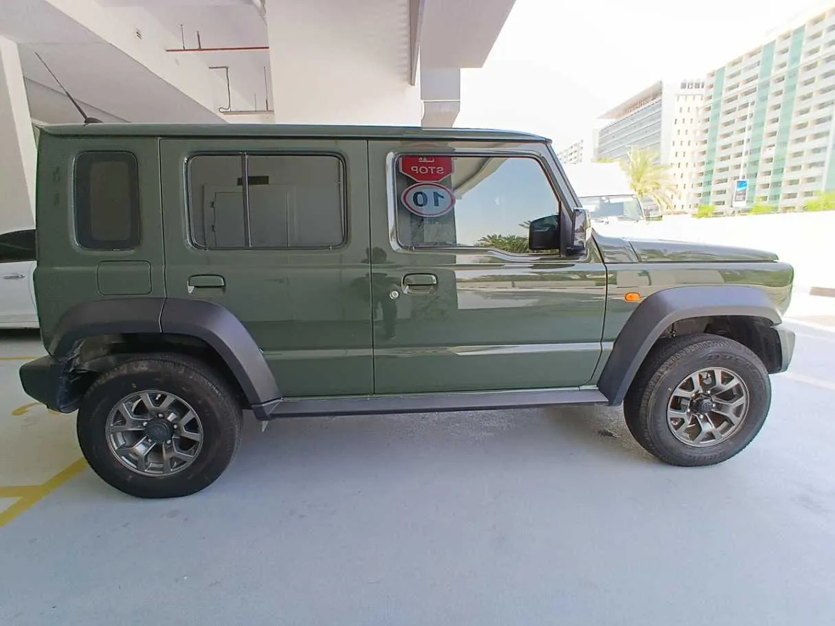 Car image 8