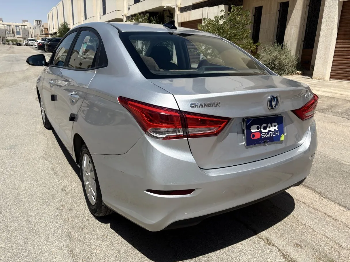 Car image 7