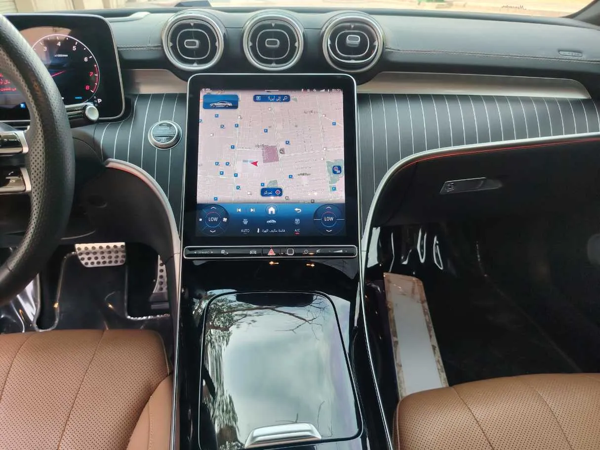 Car image 18