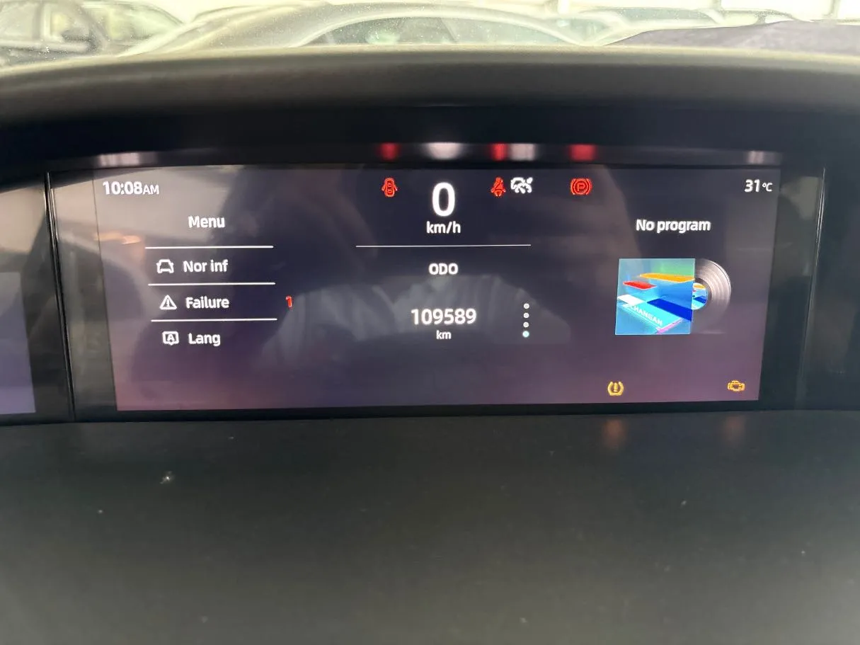 Car image 12