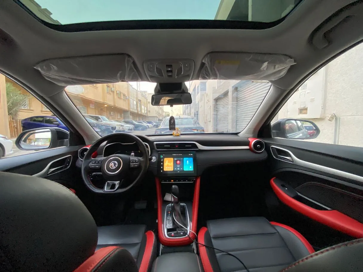 Car image 14