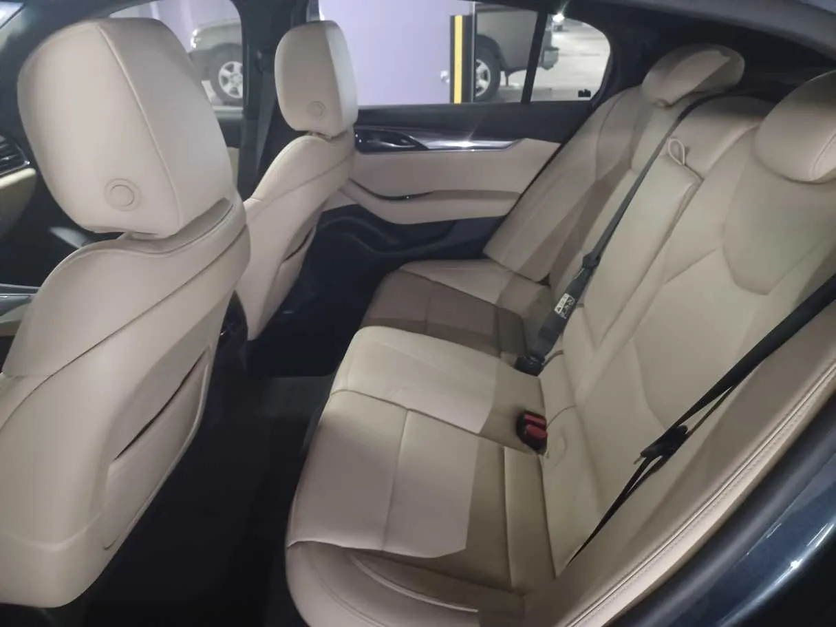 Car image 16