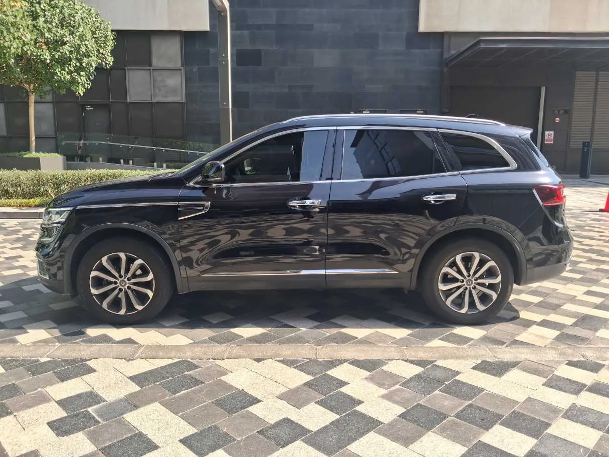 Car image 8