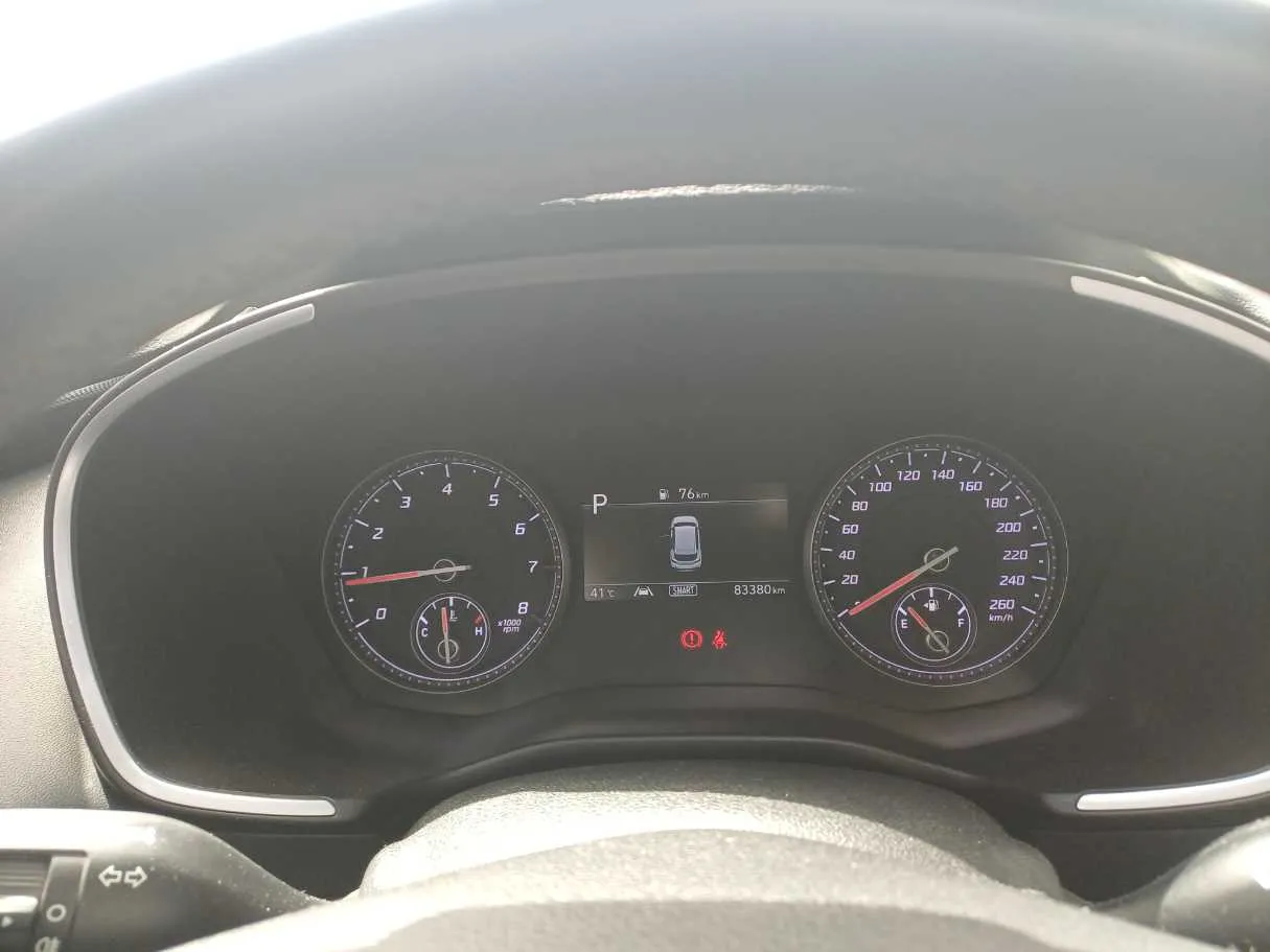 Car image 18
