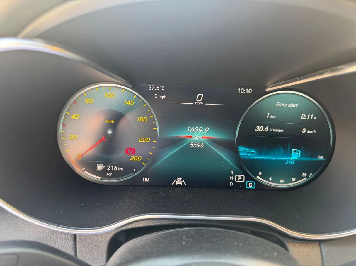 Car image 16