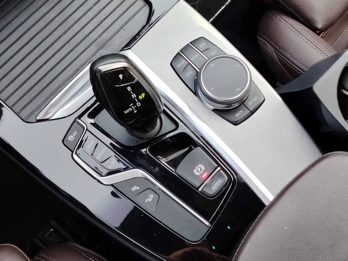Car image 22