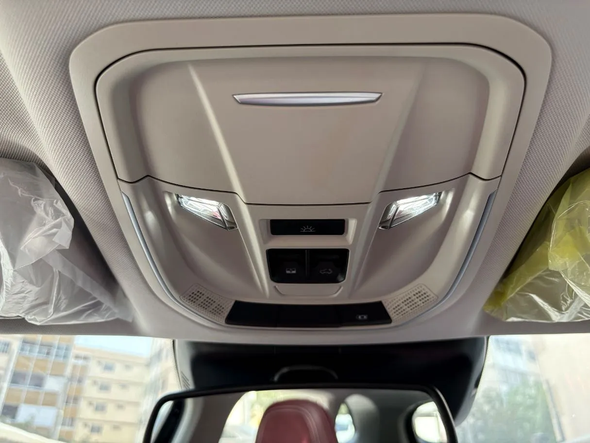 Car image 28