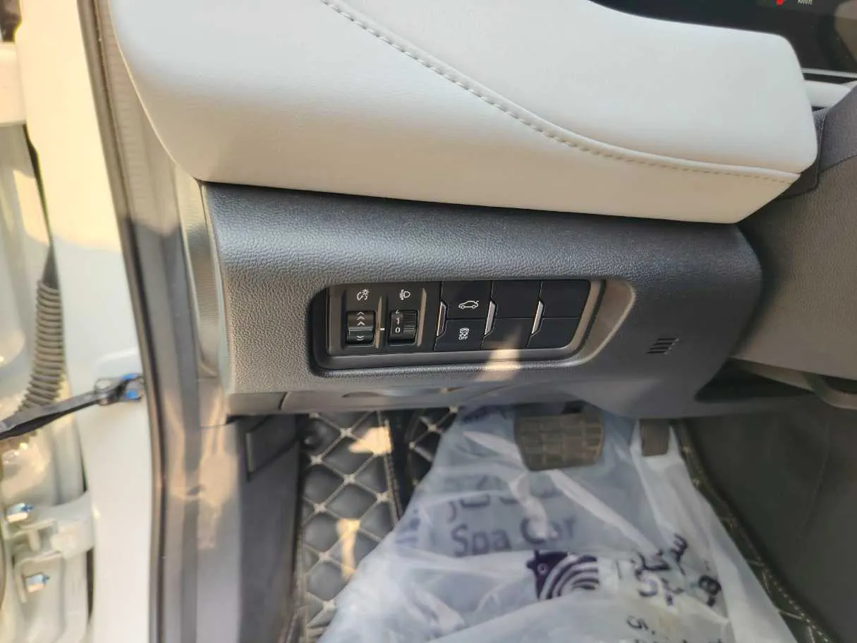 Car image 38