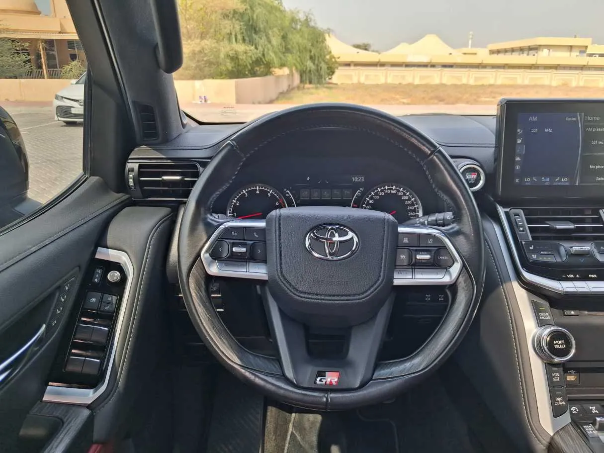 Car image 20