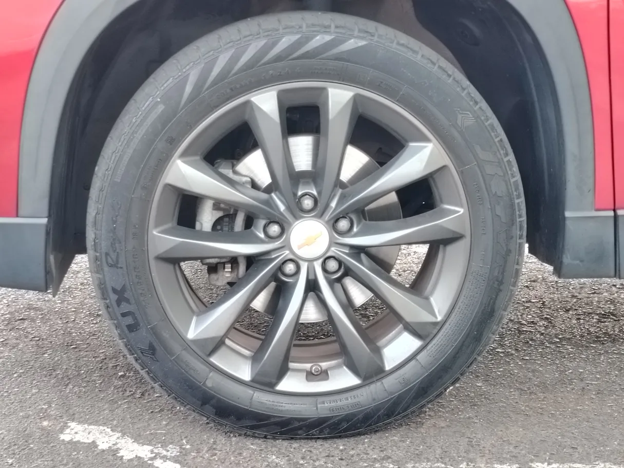 Car image 10