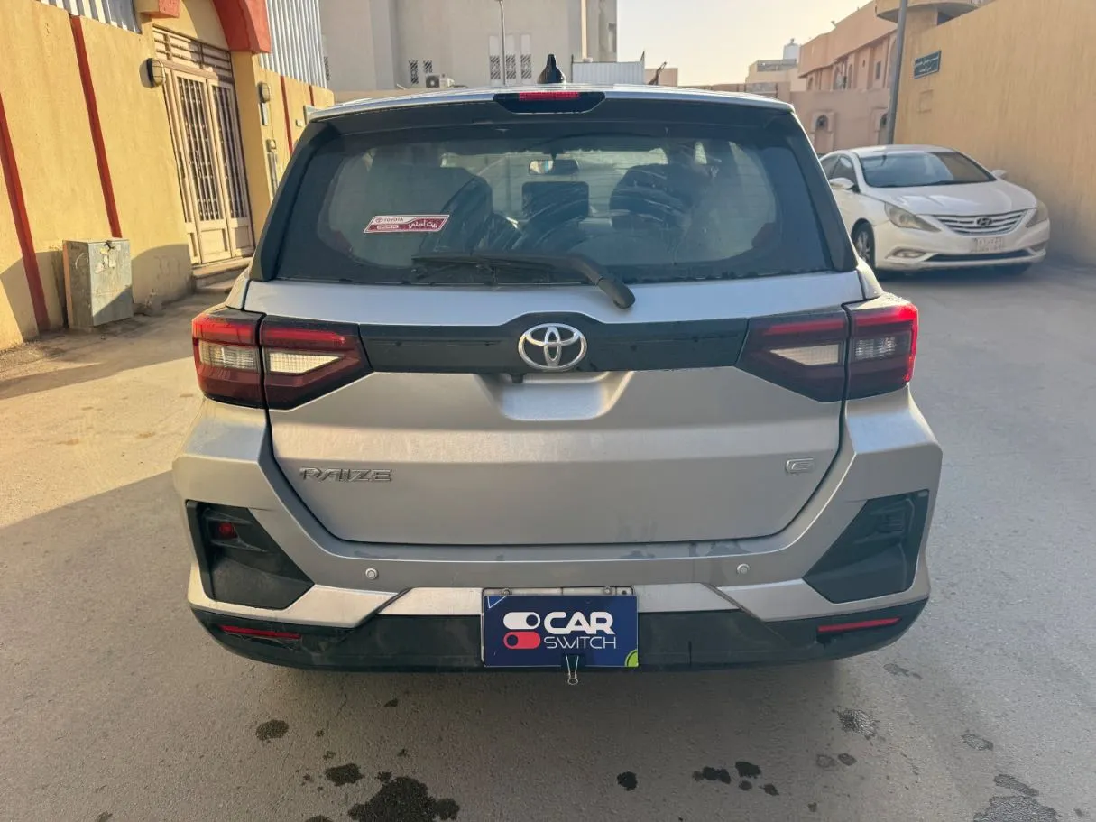 Car image 6