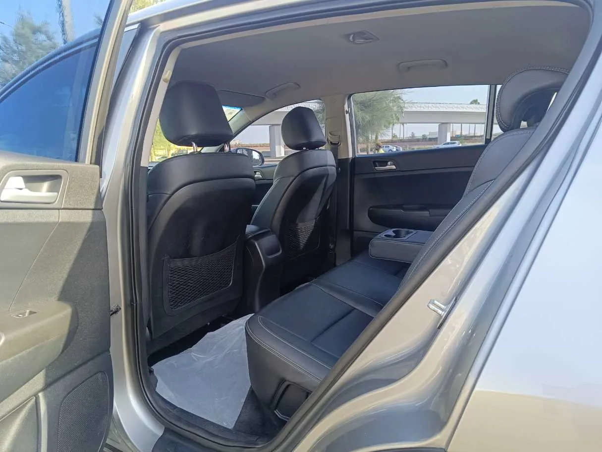 Car image 20