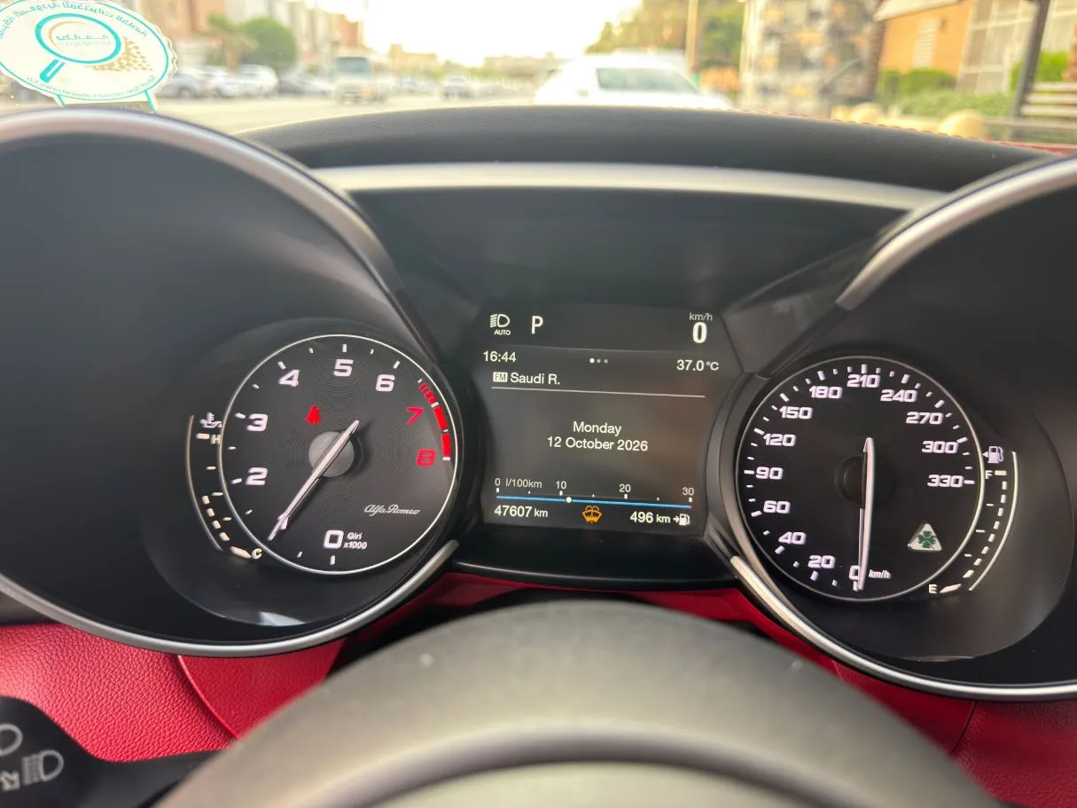 Car image 18