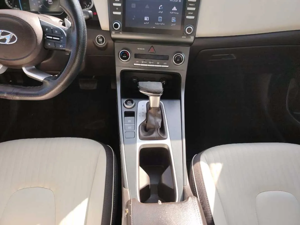 Car image 26