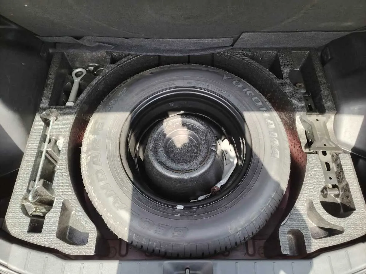 Car image 39