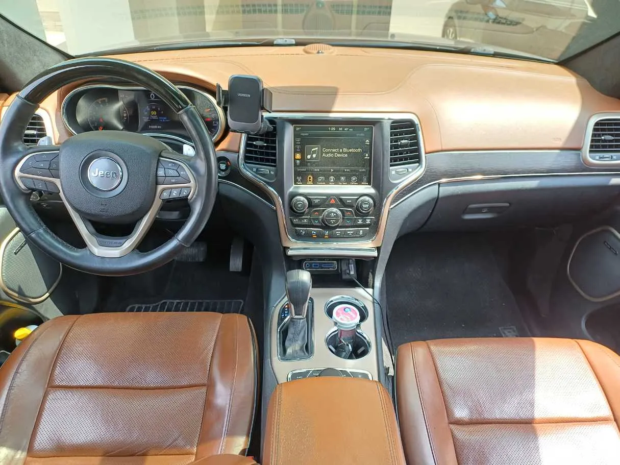 Car image 16
