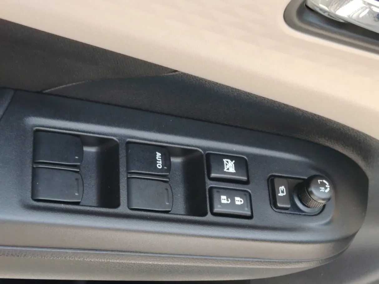 Car image 29