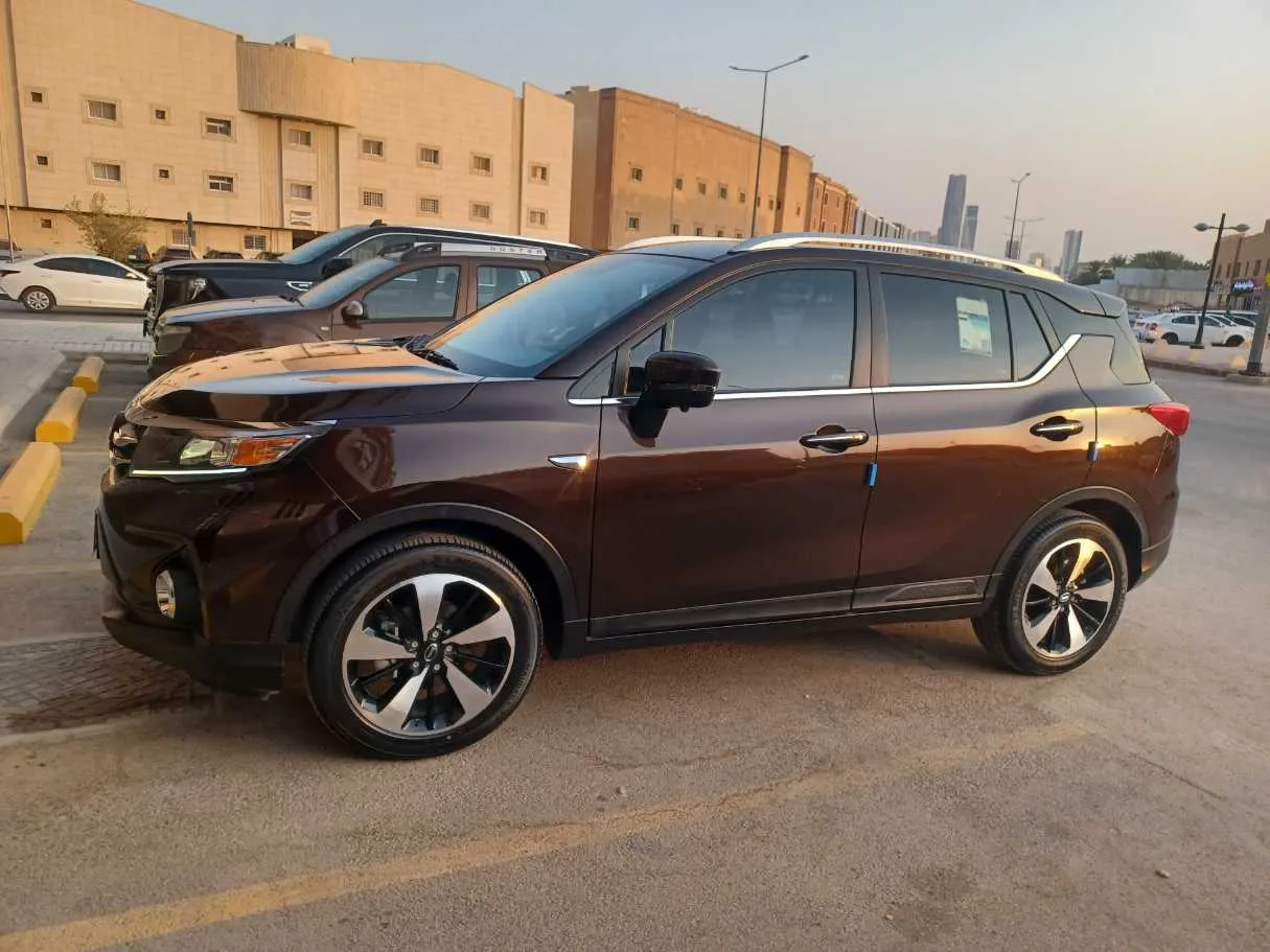 Car image 8