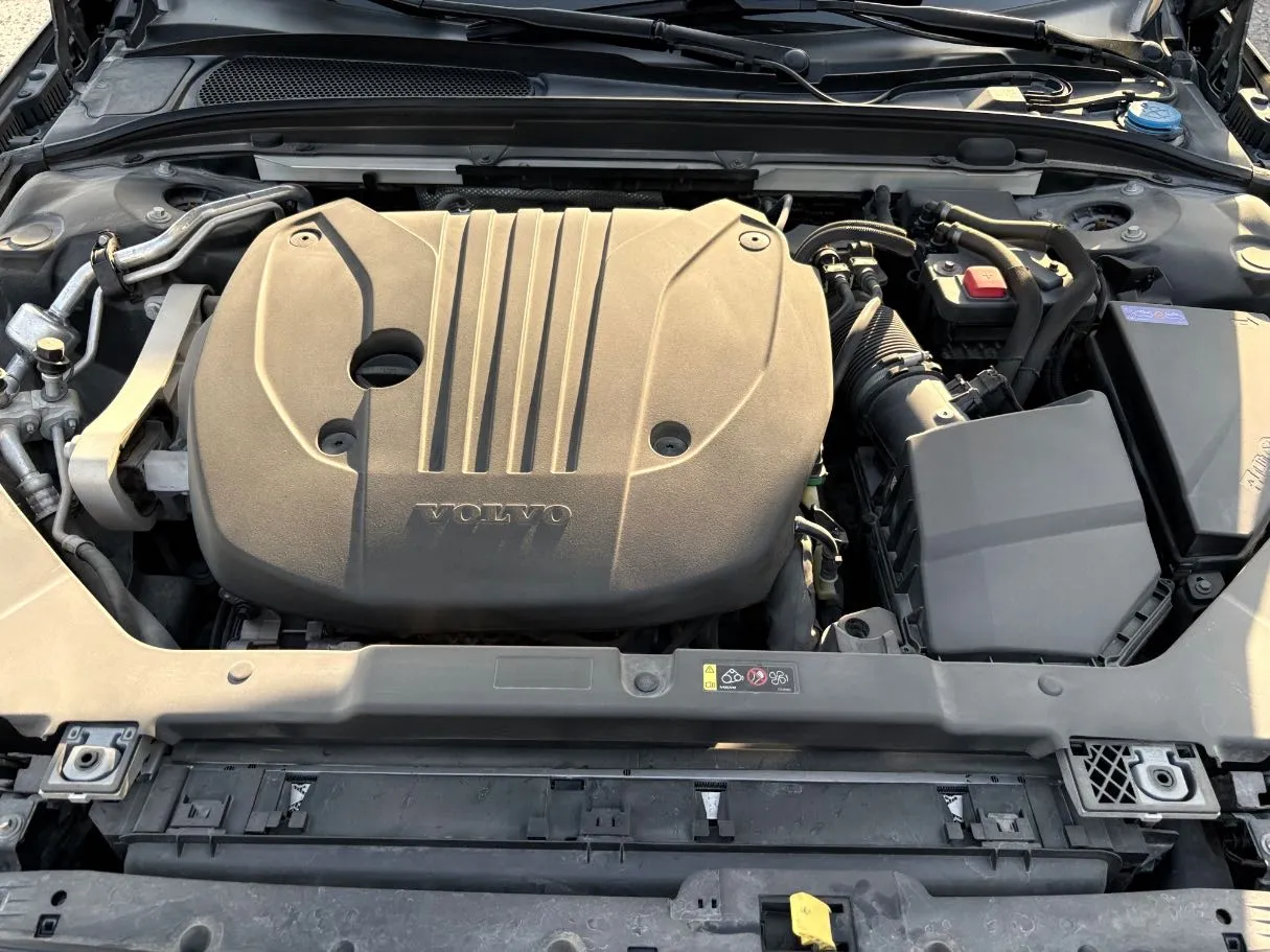 Car image 26