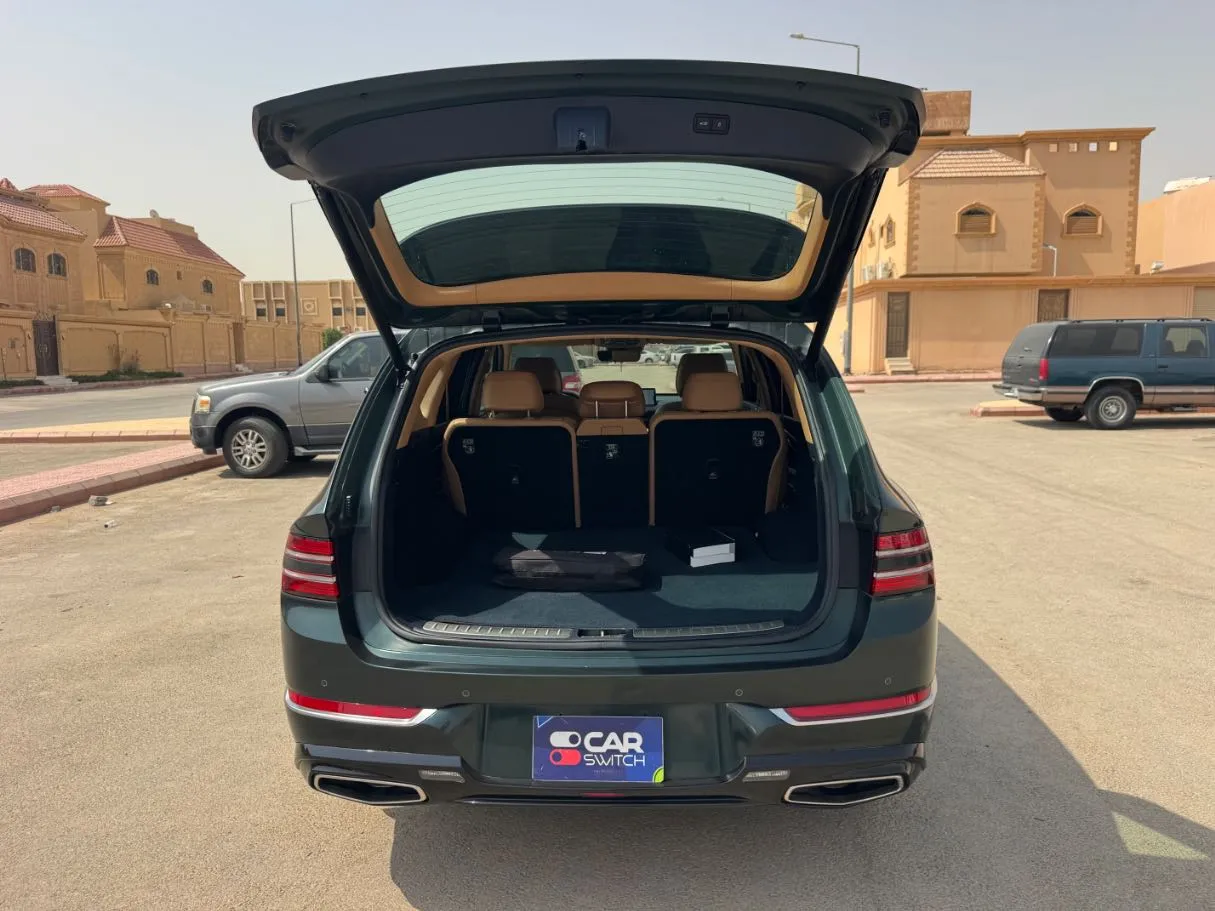 Car image 20