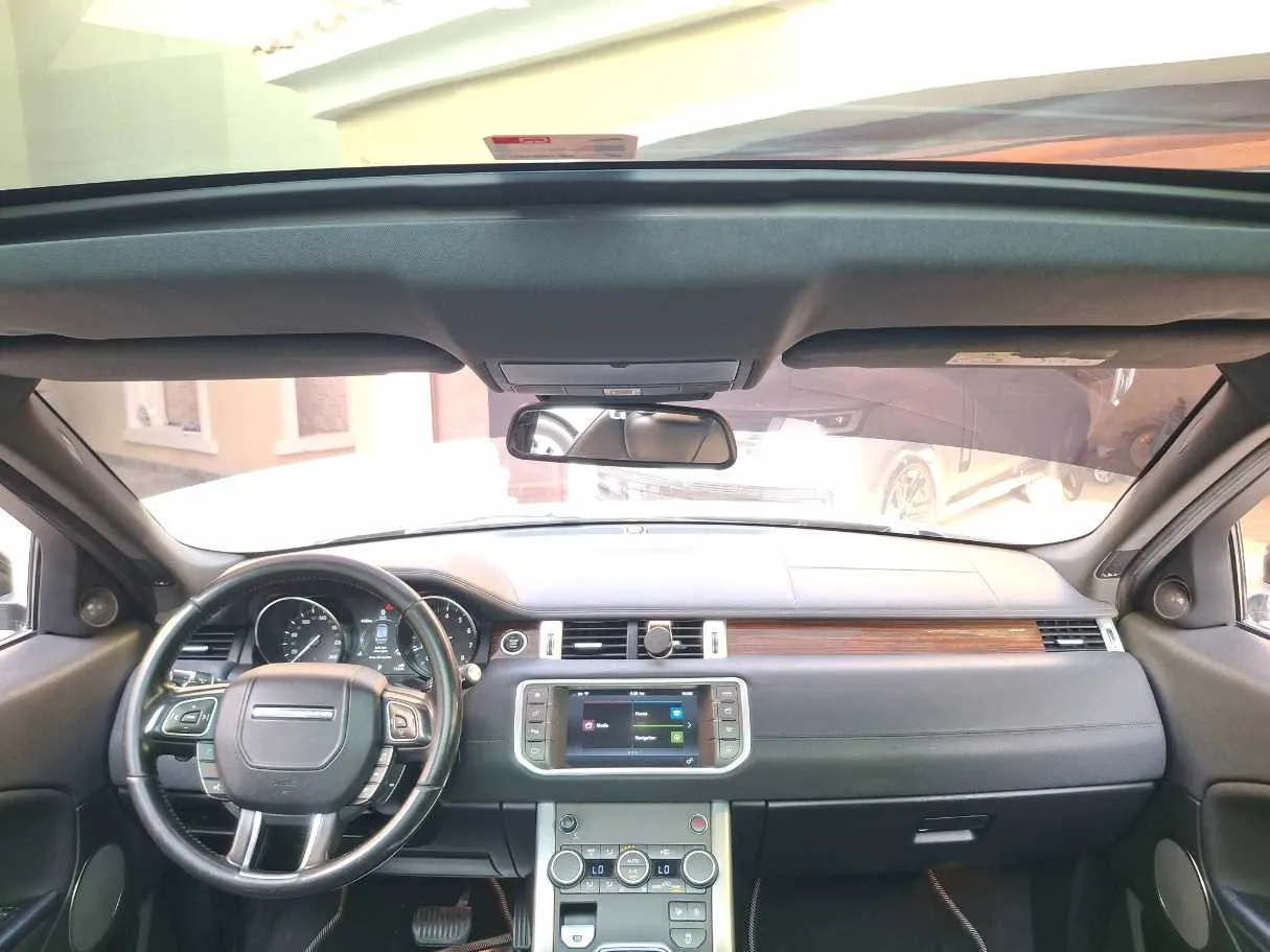 Car image 16
