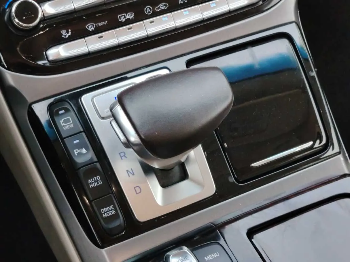 Car image 22