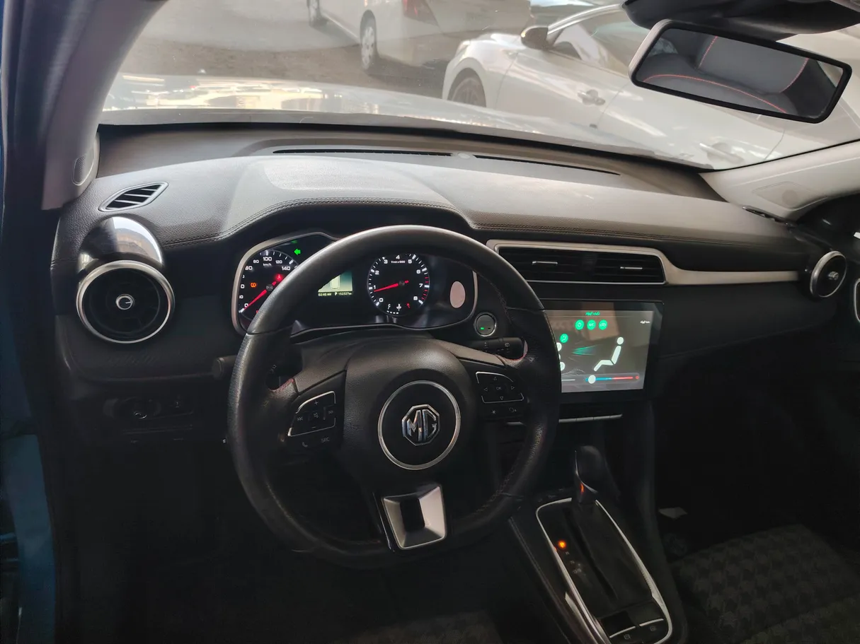 Car image 16