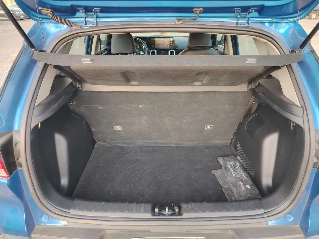 Car image 24
