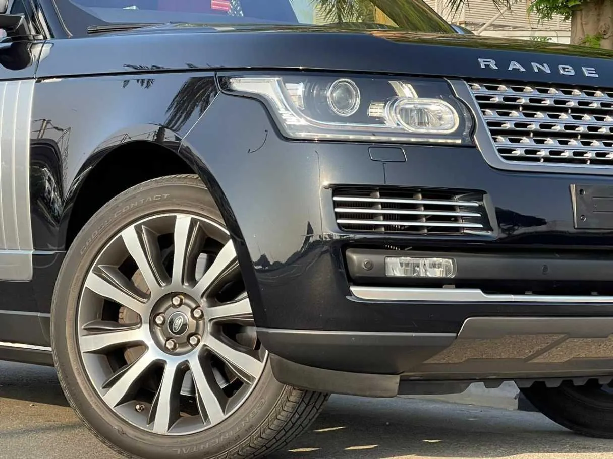Car image 9