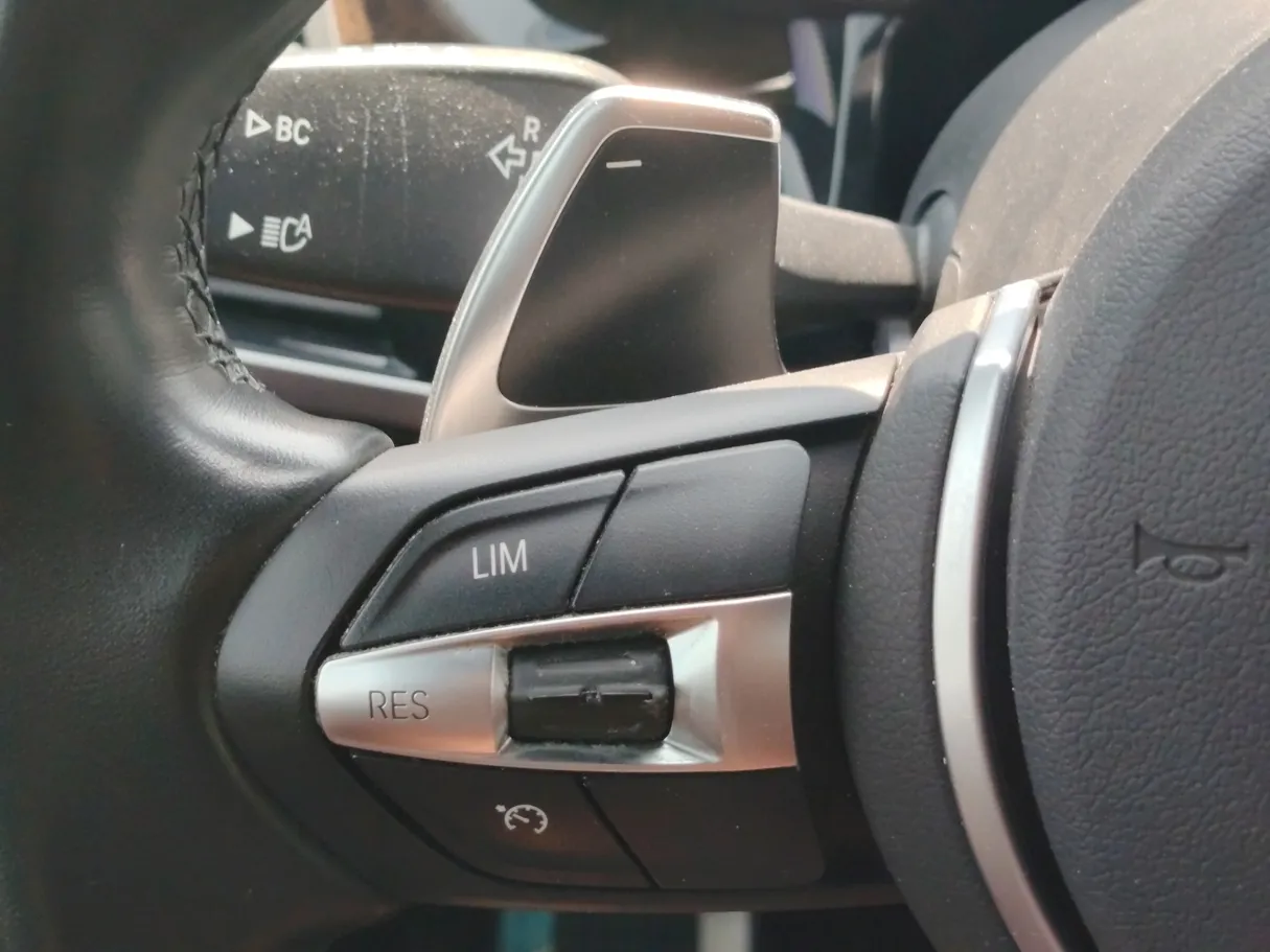 Car image 26