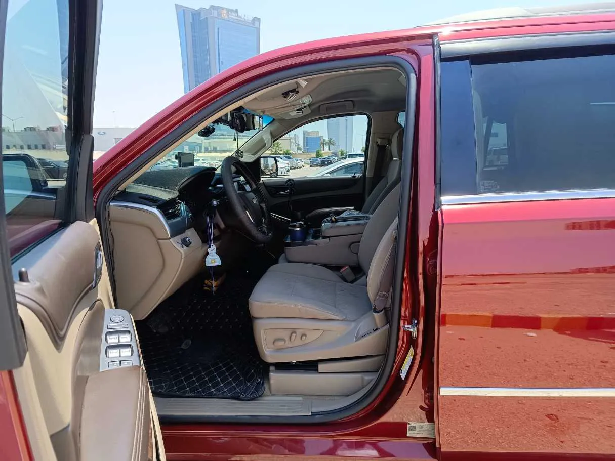 Car image 15