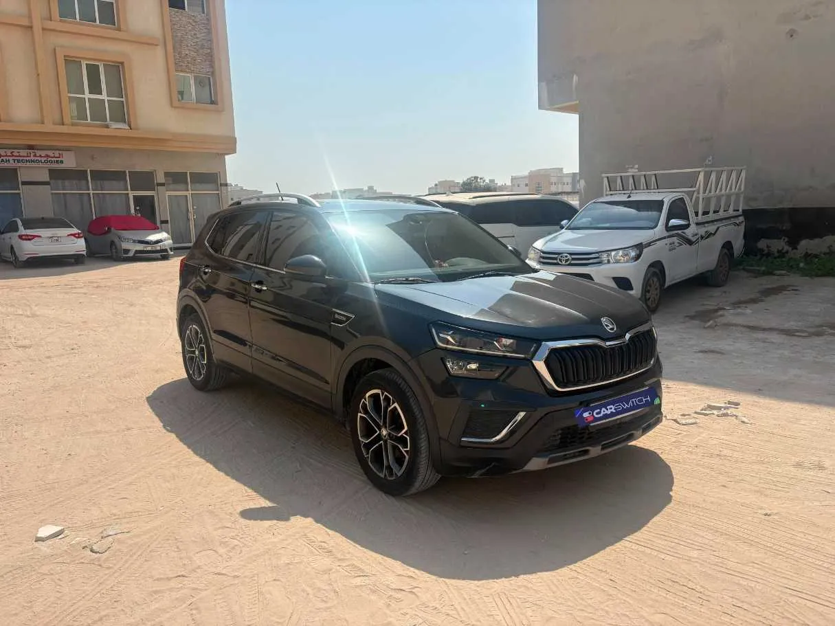 Car image 3