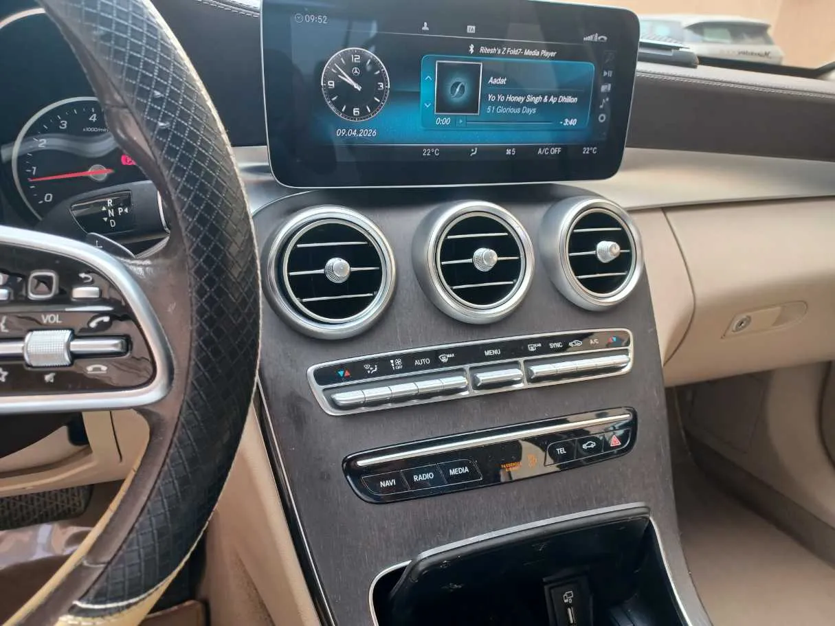 Car image 17
