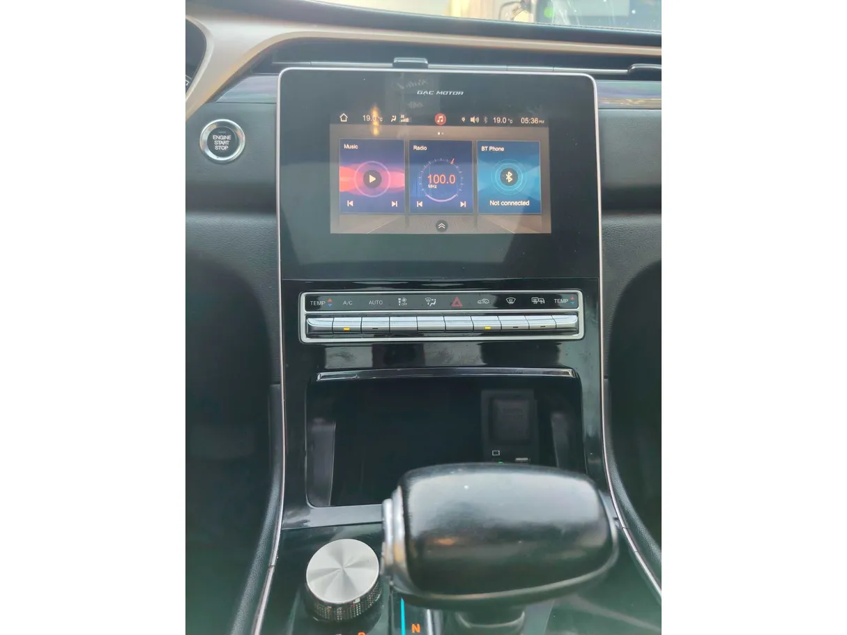 Car image 21