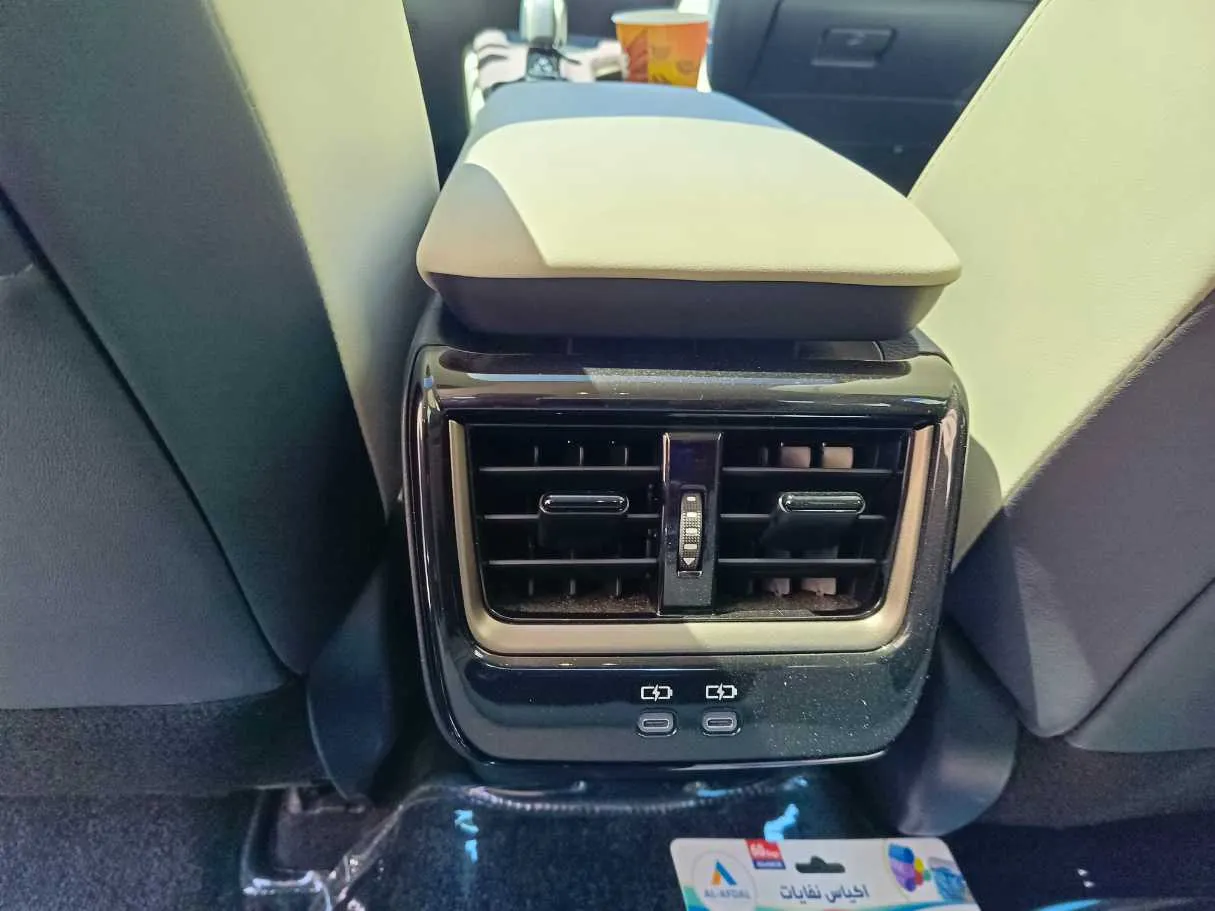 Car image 33