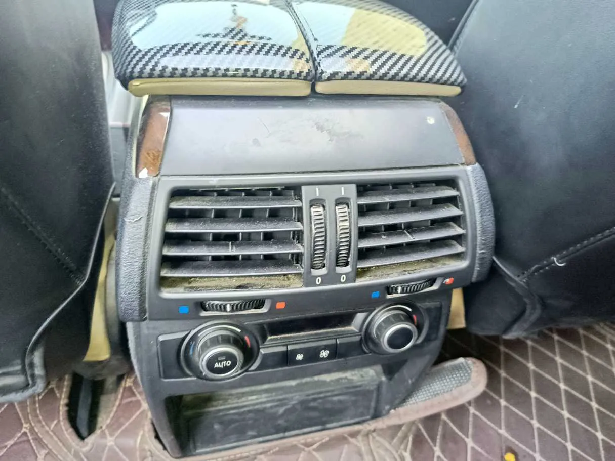 Car image 31
