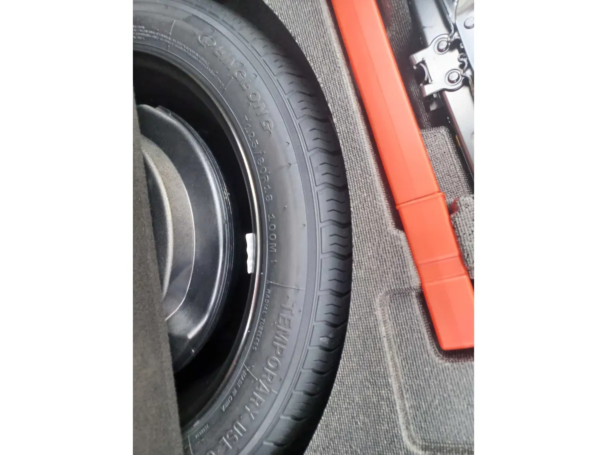 Car image 23