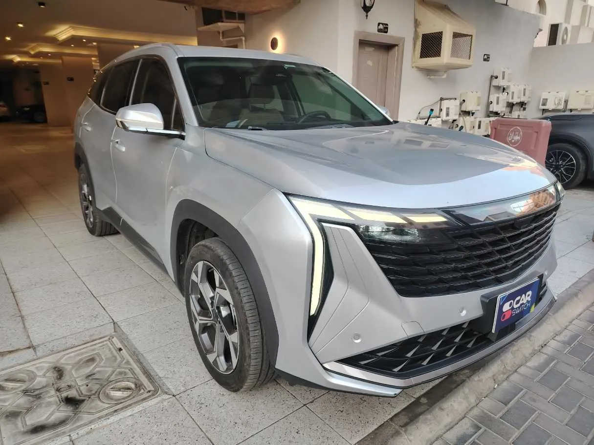 Car image 3