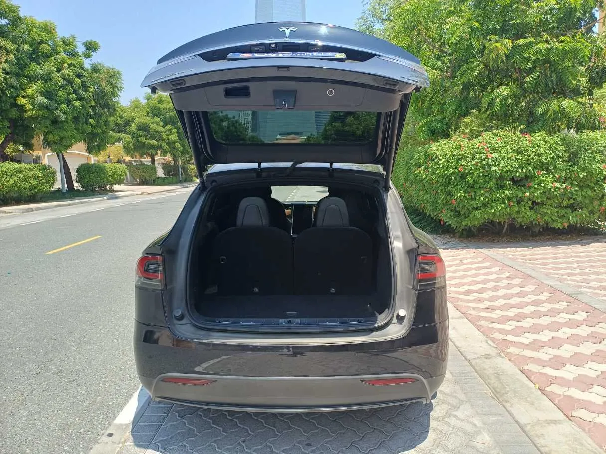 Car image 26