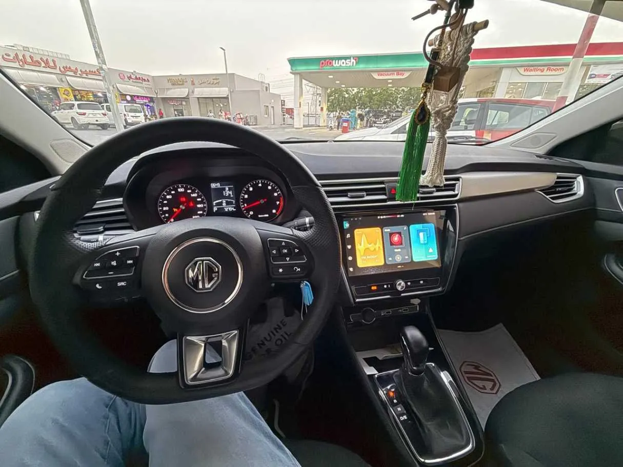 Car image 11