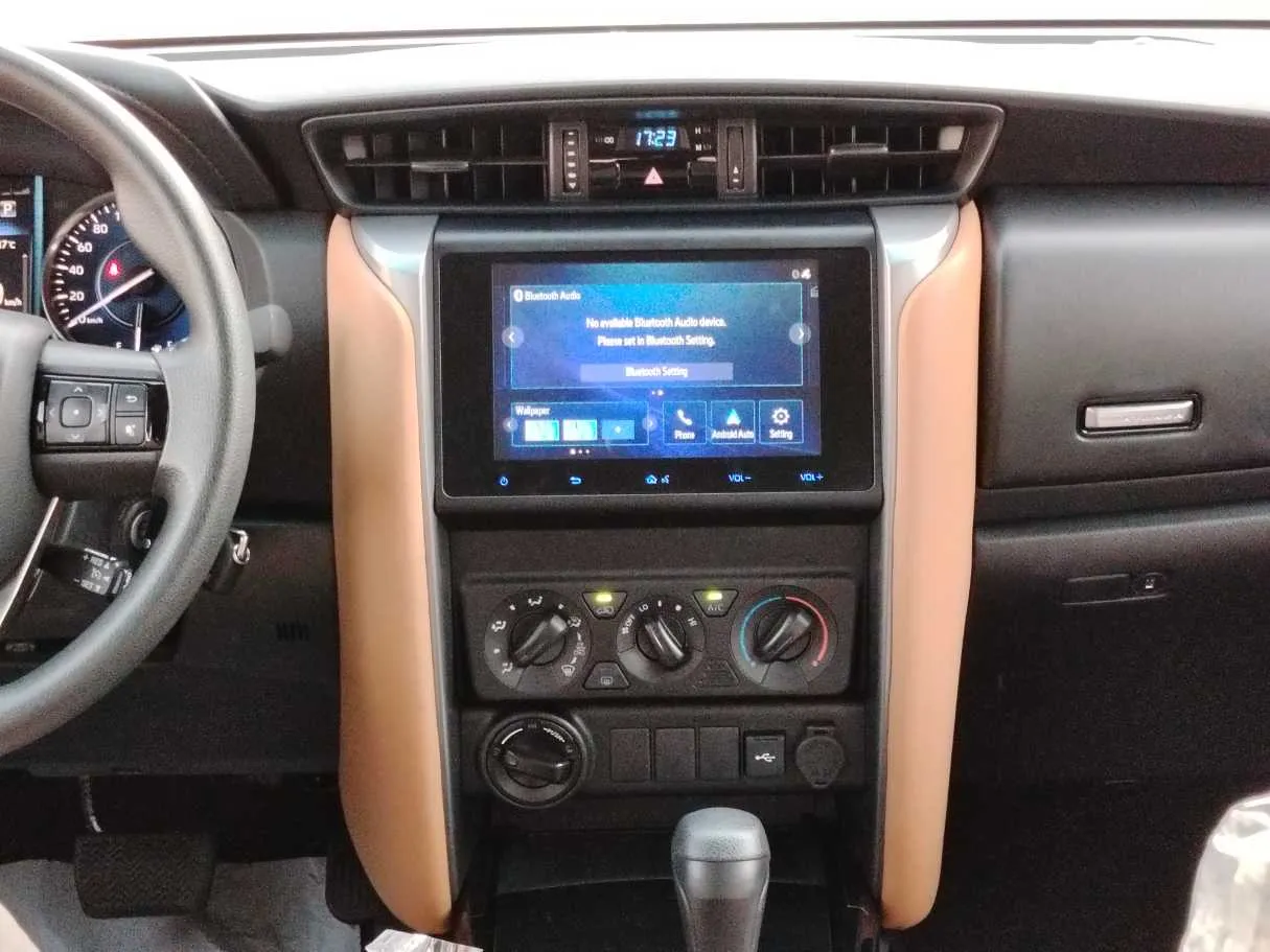 Car image 21