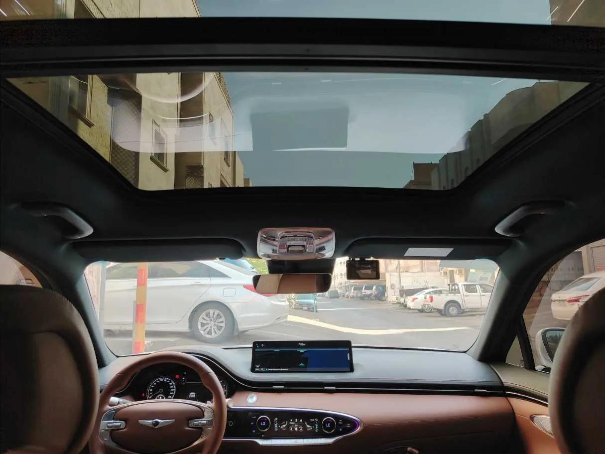 Car image 17