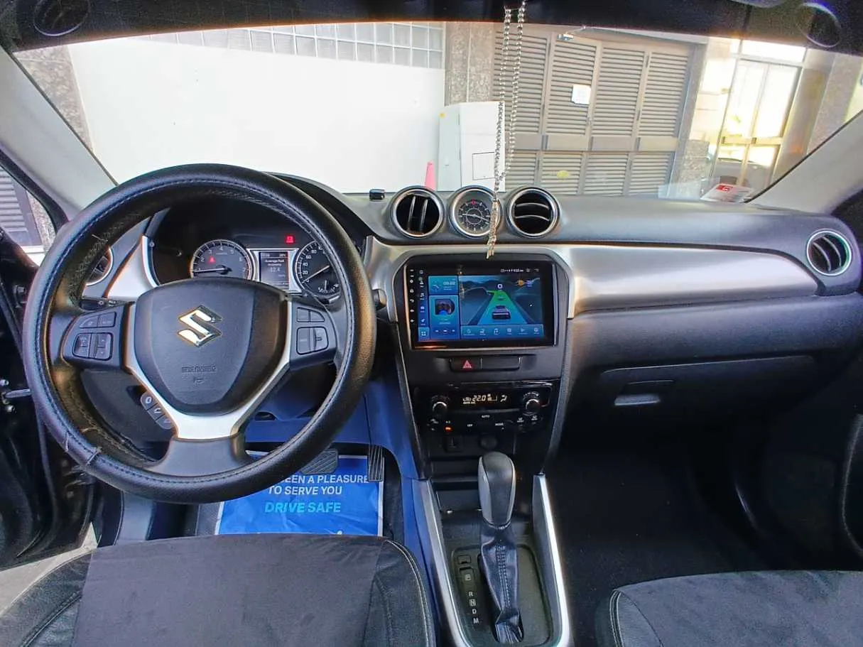 Car image 15