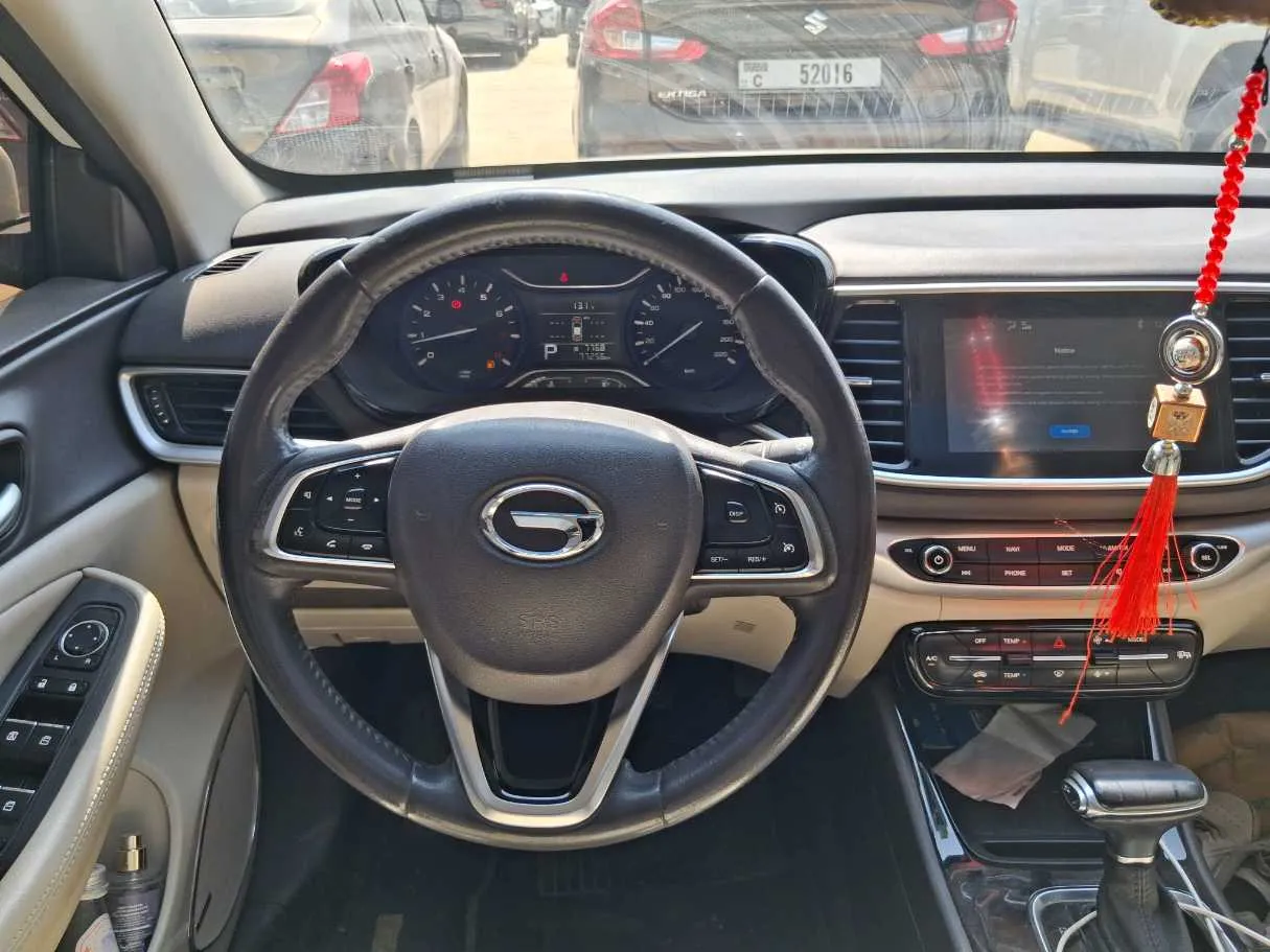 Car image 17
