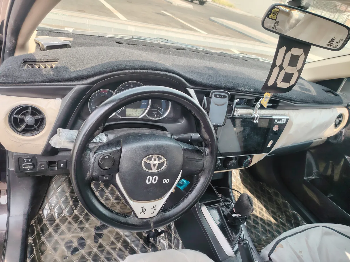 Car image 11
