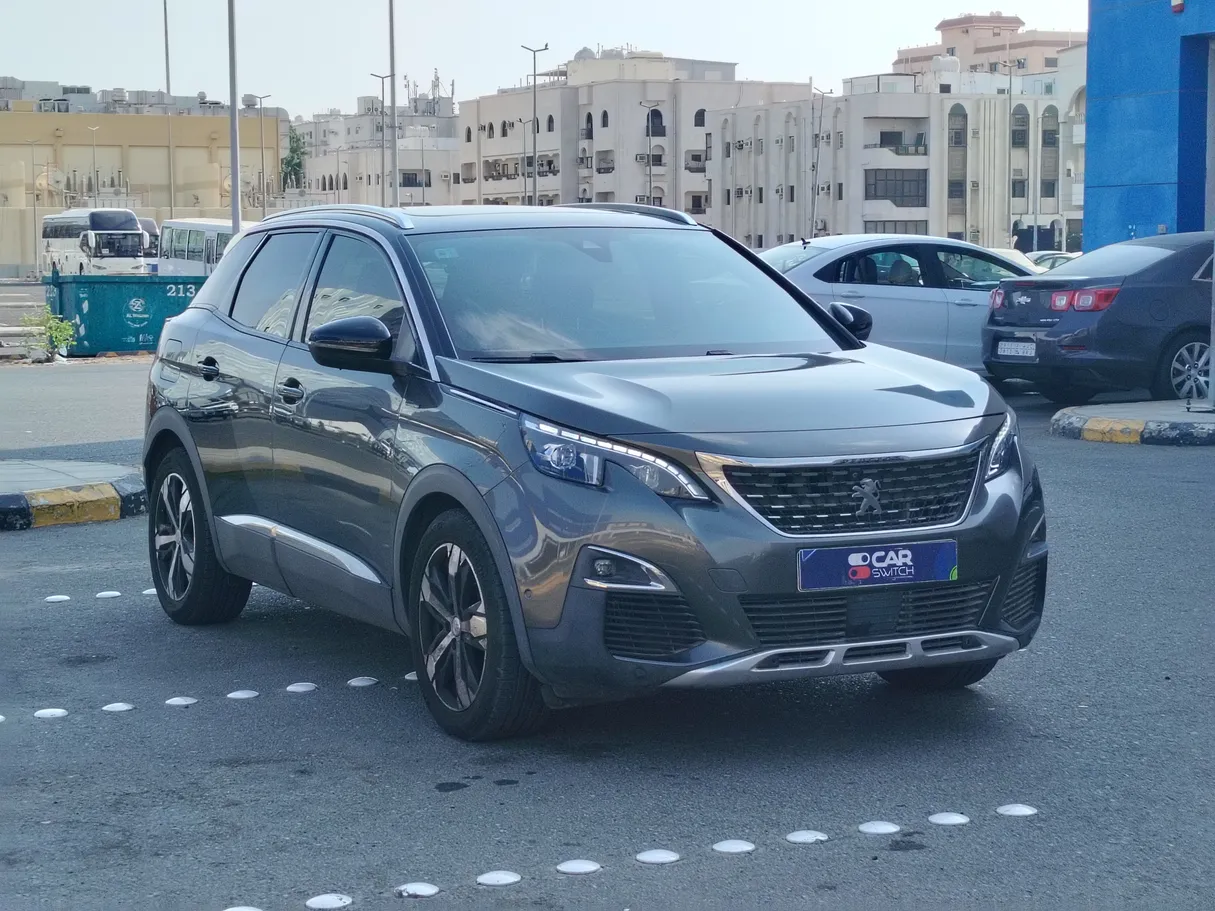 Car image 3